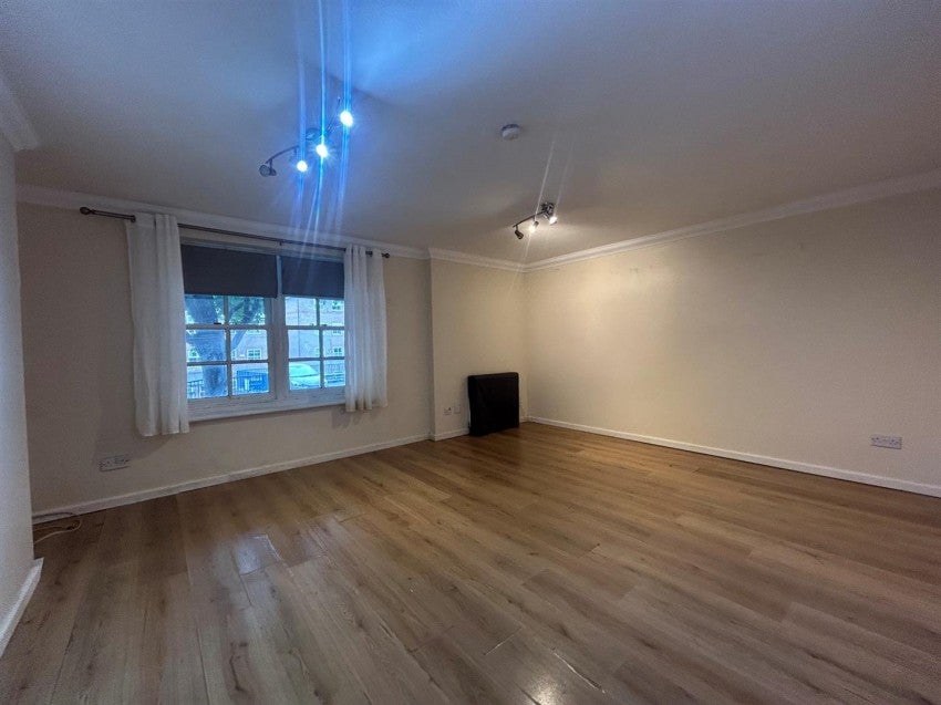 Flat Ashford Road in Maidstone