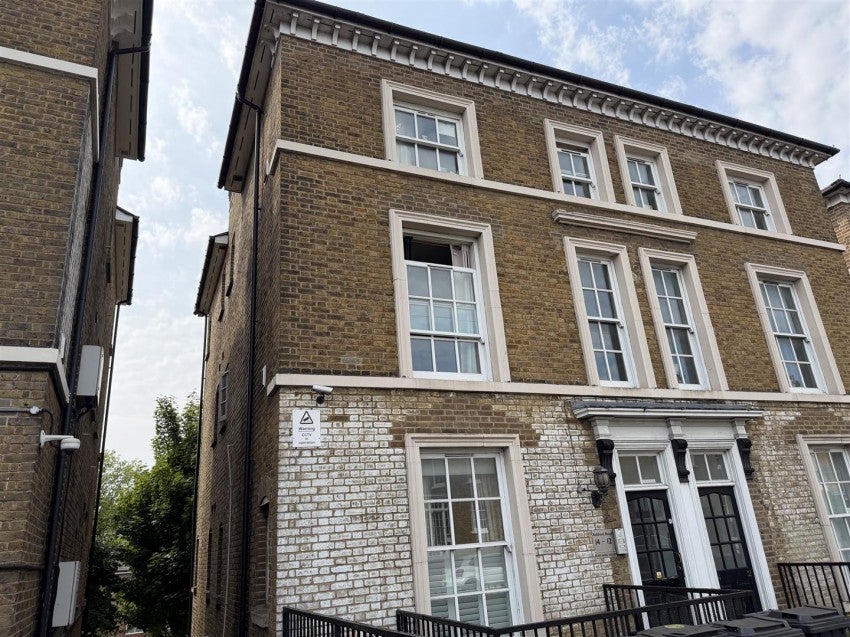 Flat Ashford Road in Maidstone