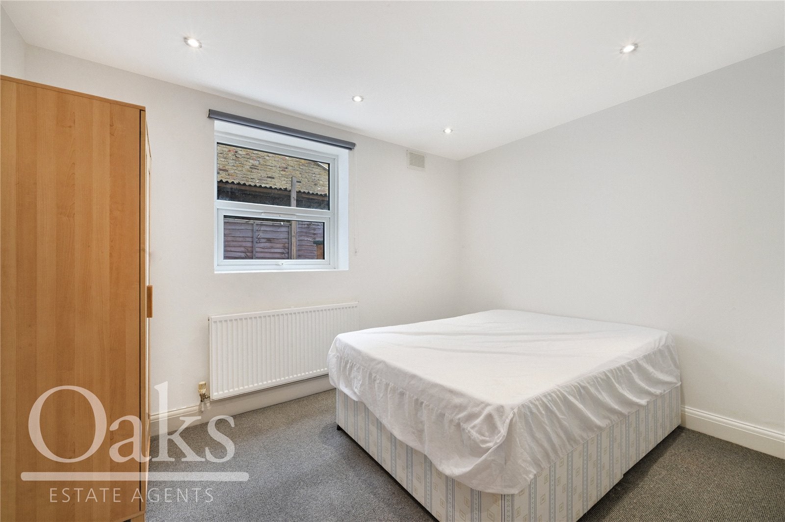 Flat Thurlow Park Road in Greater London