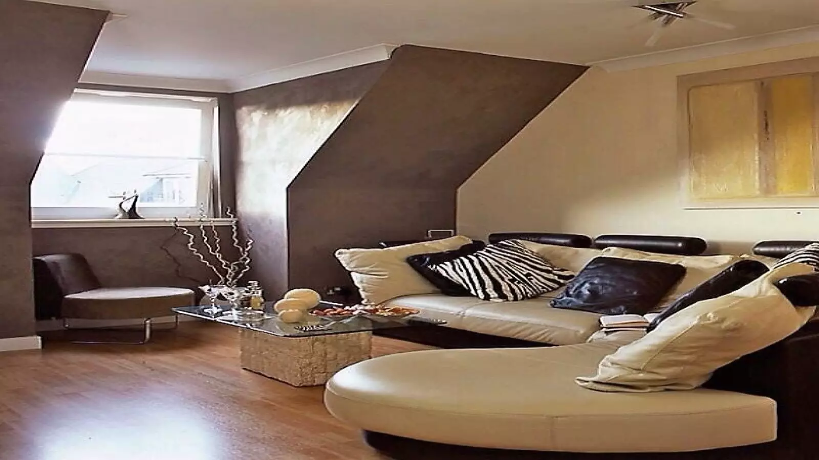 Flat Powderhall Brae in City of Edinburgh
