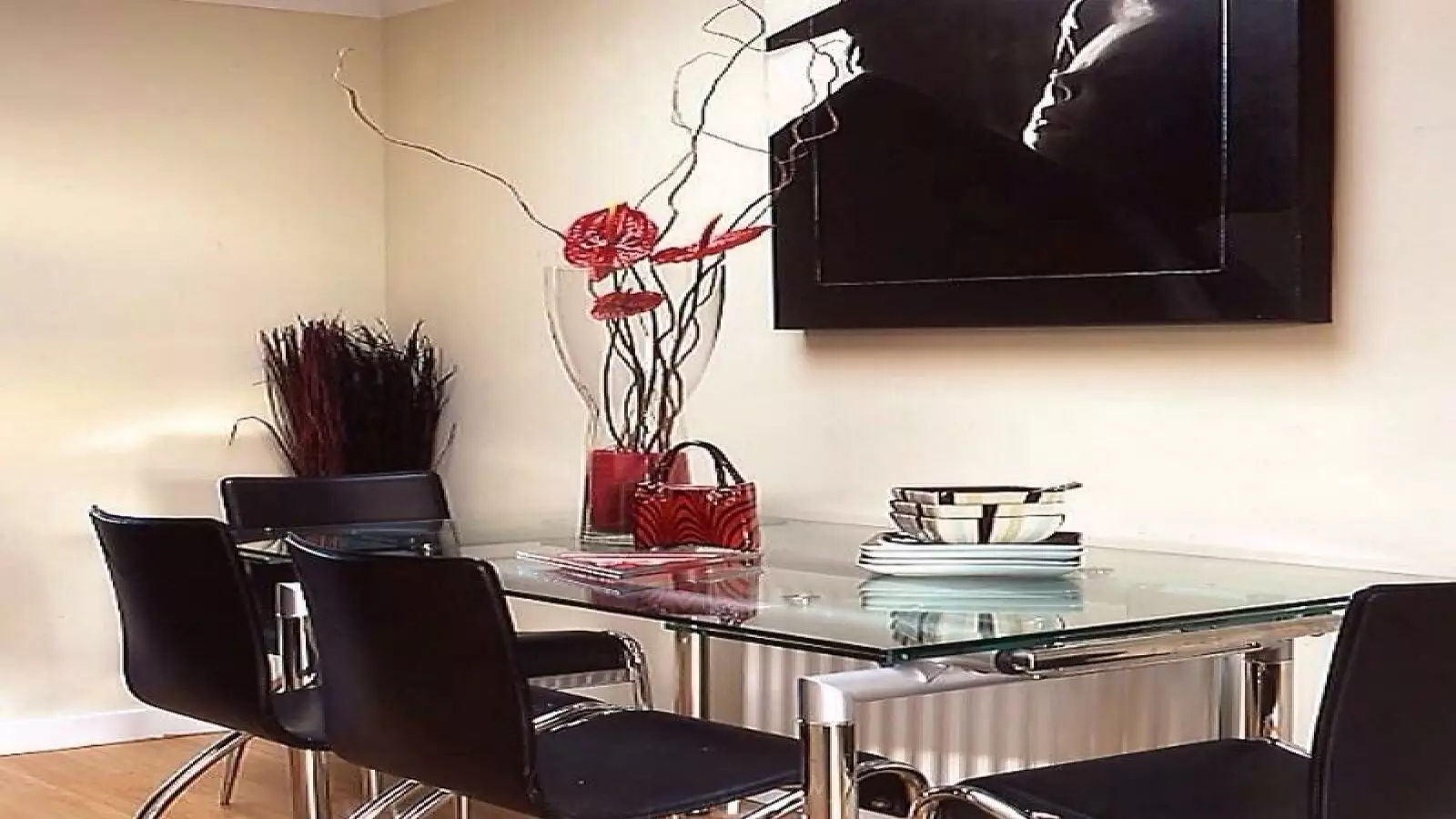Flat Powderhall Brae in City of Edinburgh