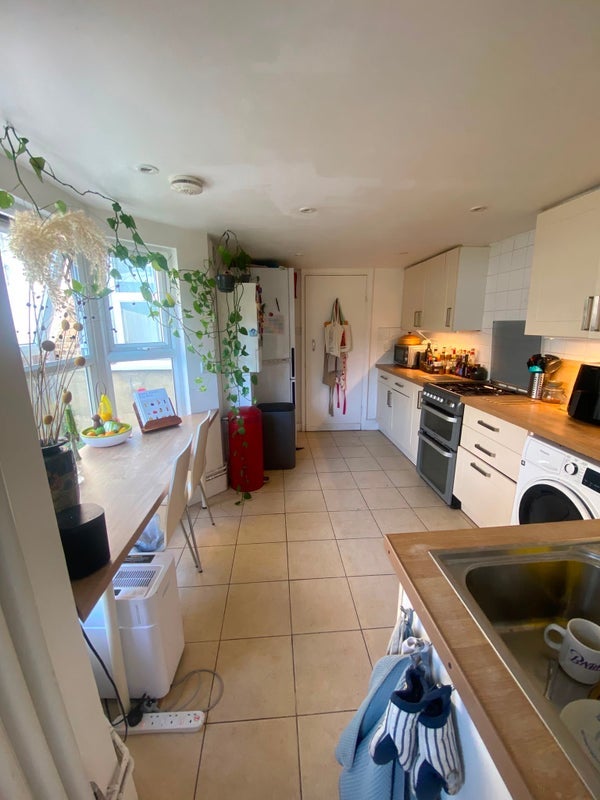 Room Firbank Road in Greater London