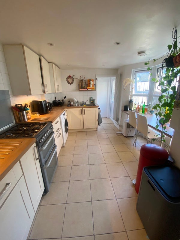 Room Firbank Road in Greater London