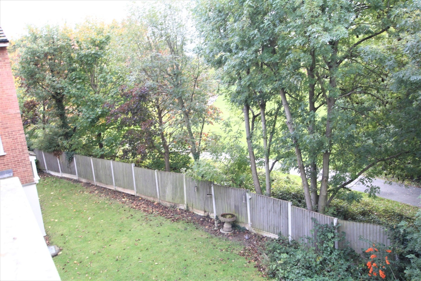 Flat Harkness Close in Greater London