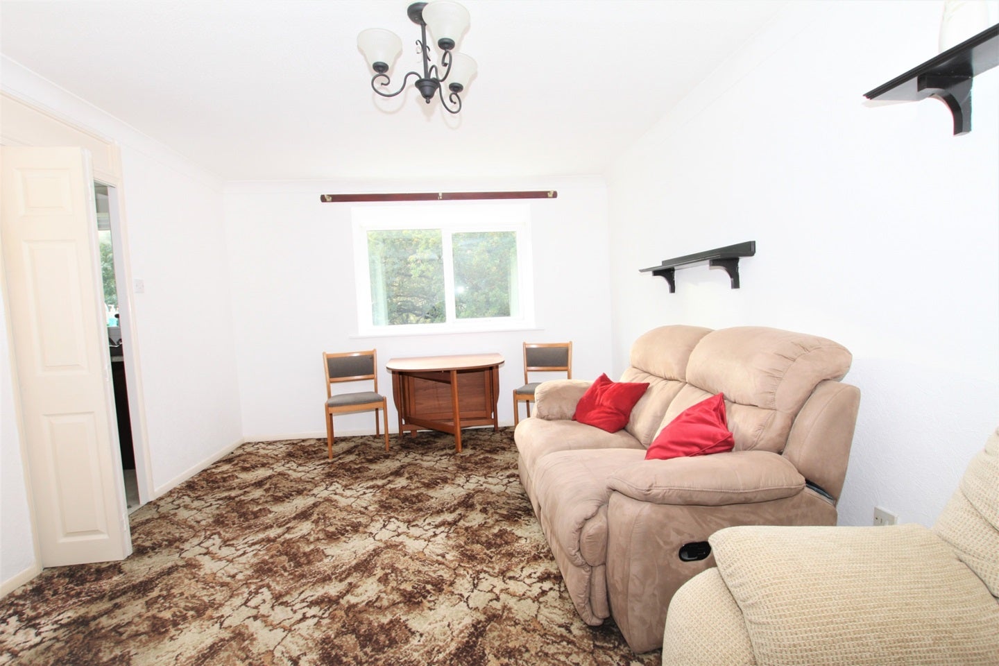 Flat Harkness Close in Greater London