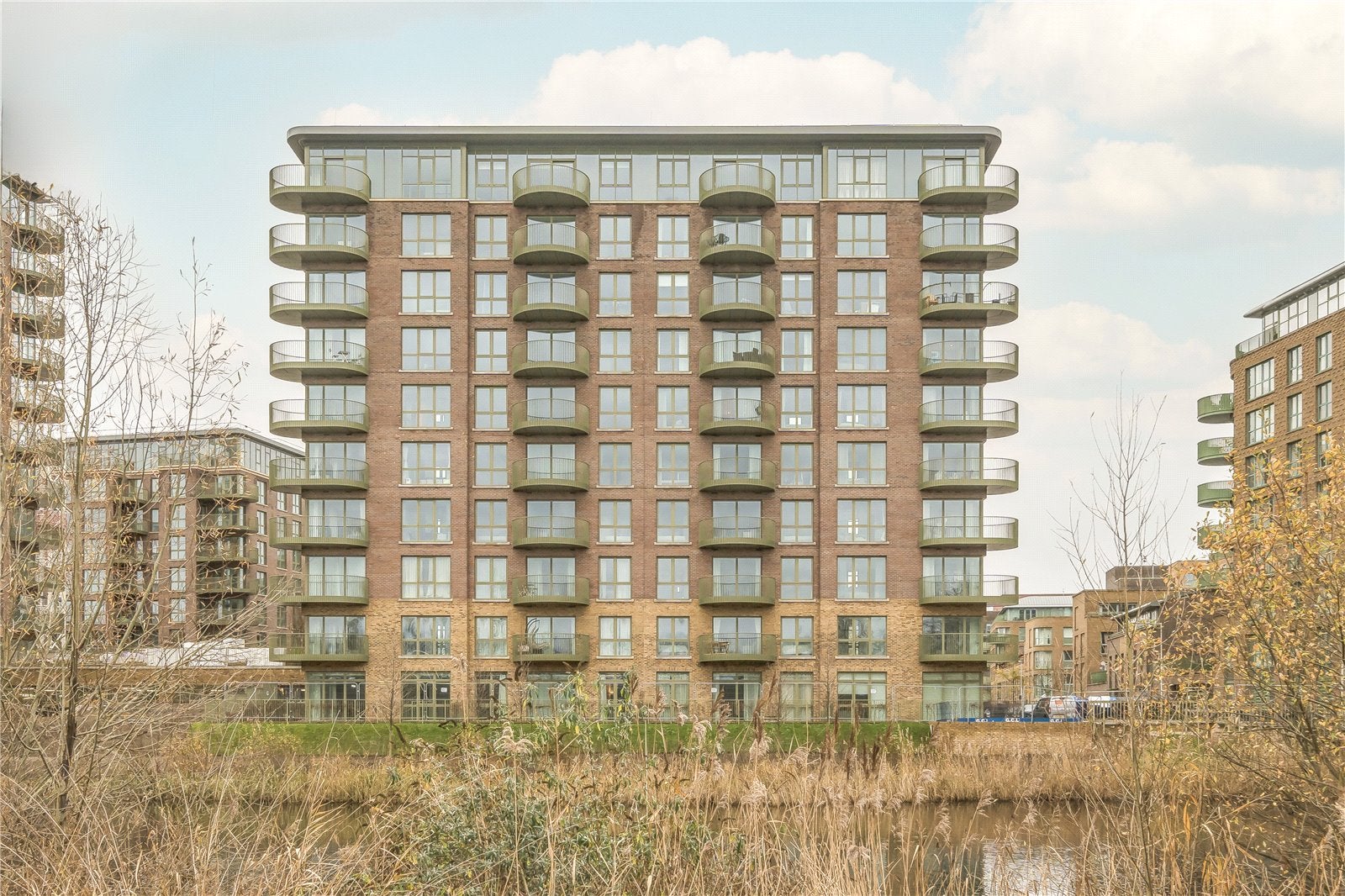 Flat Astell Road in Greater London
