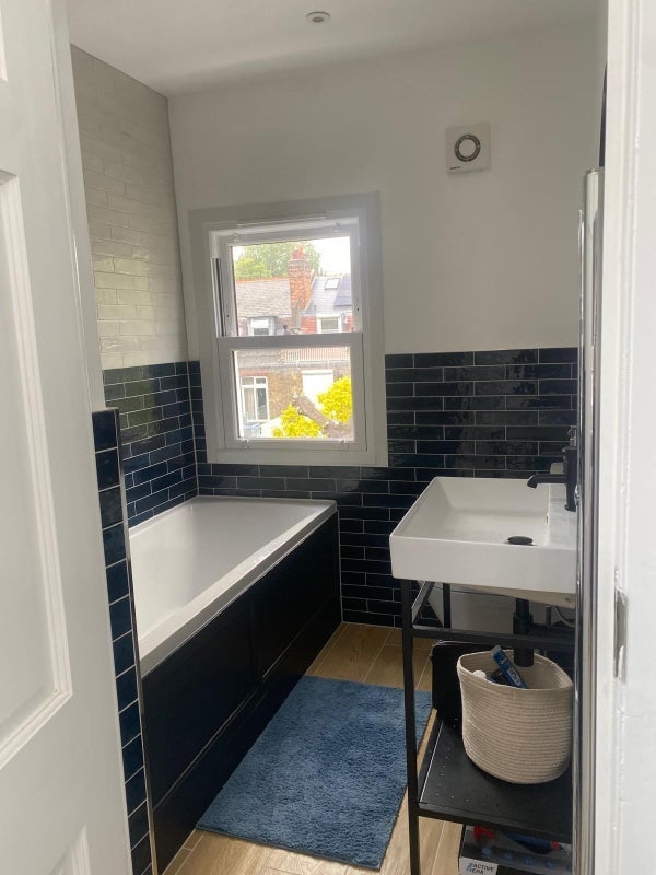 Room Belsize Road in Greater London