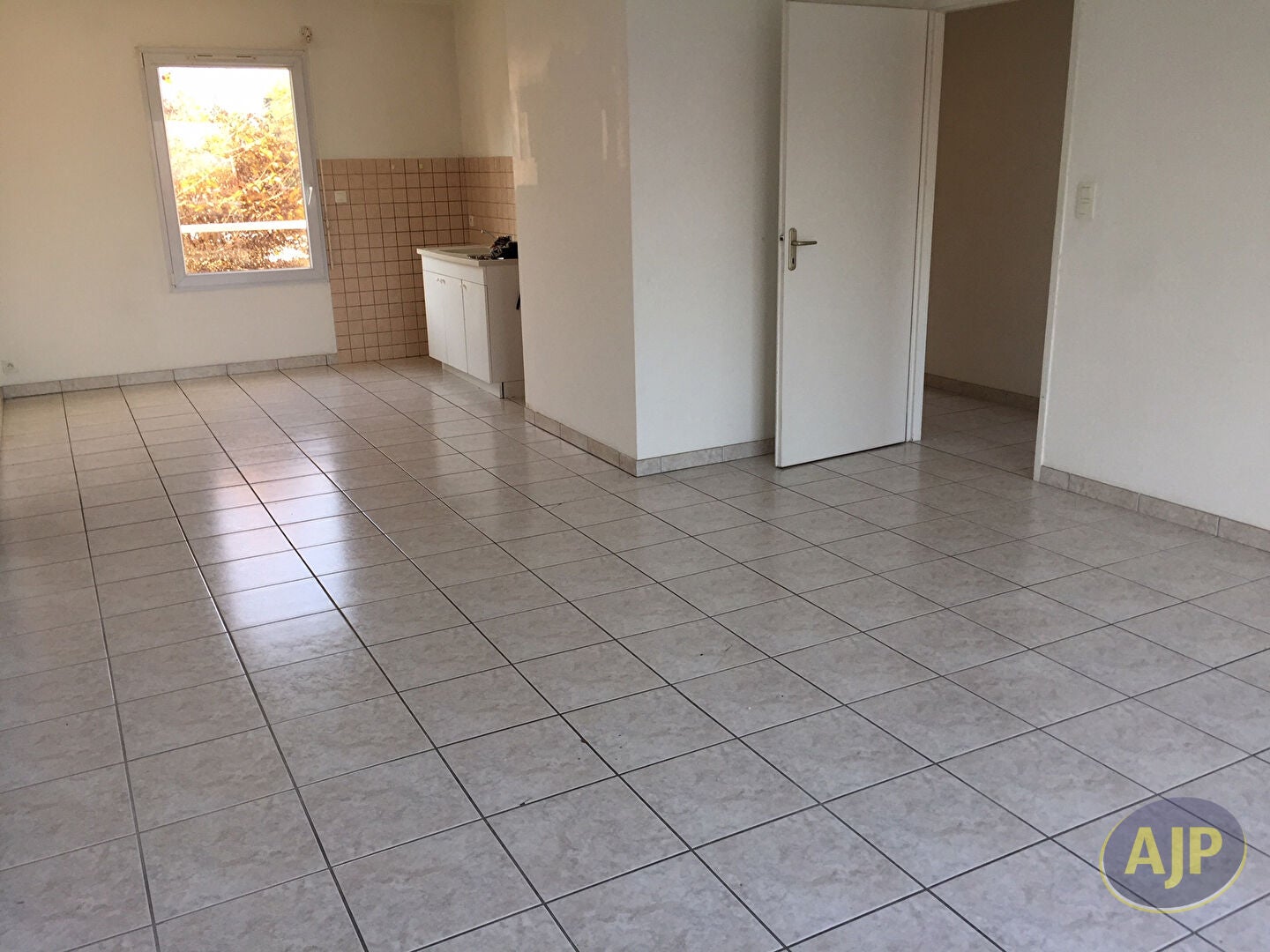 Flat D 9 in Nouans-les-Fontaines