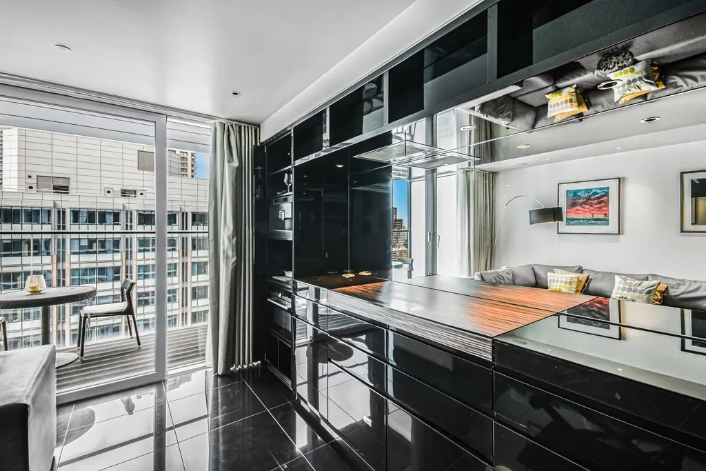 Flat Moor Lane in City of London