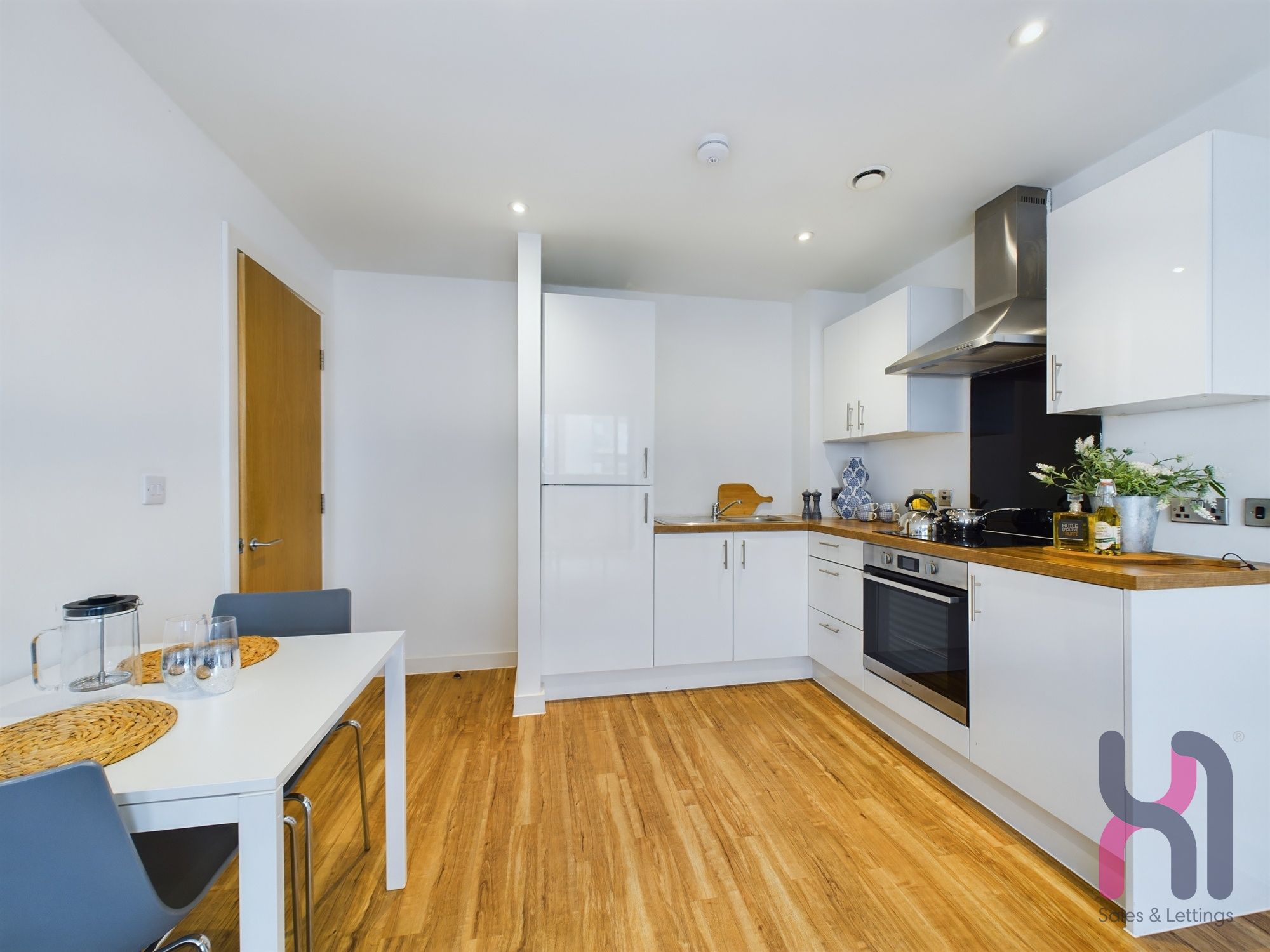 Flat Pomona Strand in Trafford