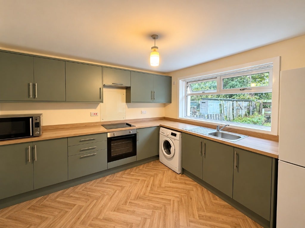 Room Peveril Rise in Livingston