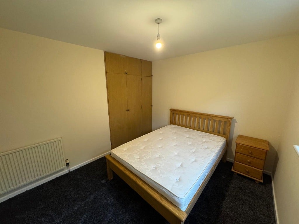 Room Peveril Rise in Livingston