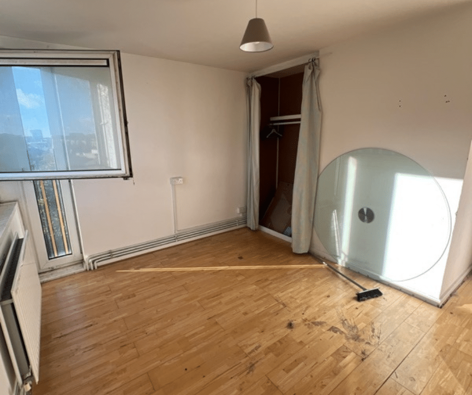 Flat Milburn Lane in Greater London