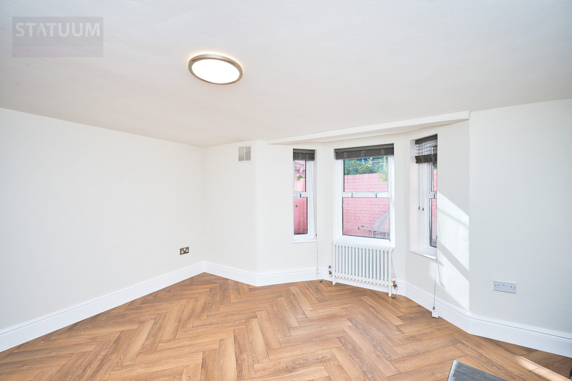 Flat Powerscroft Road in Greater London