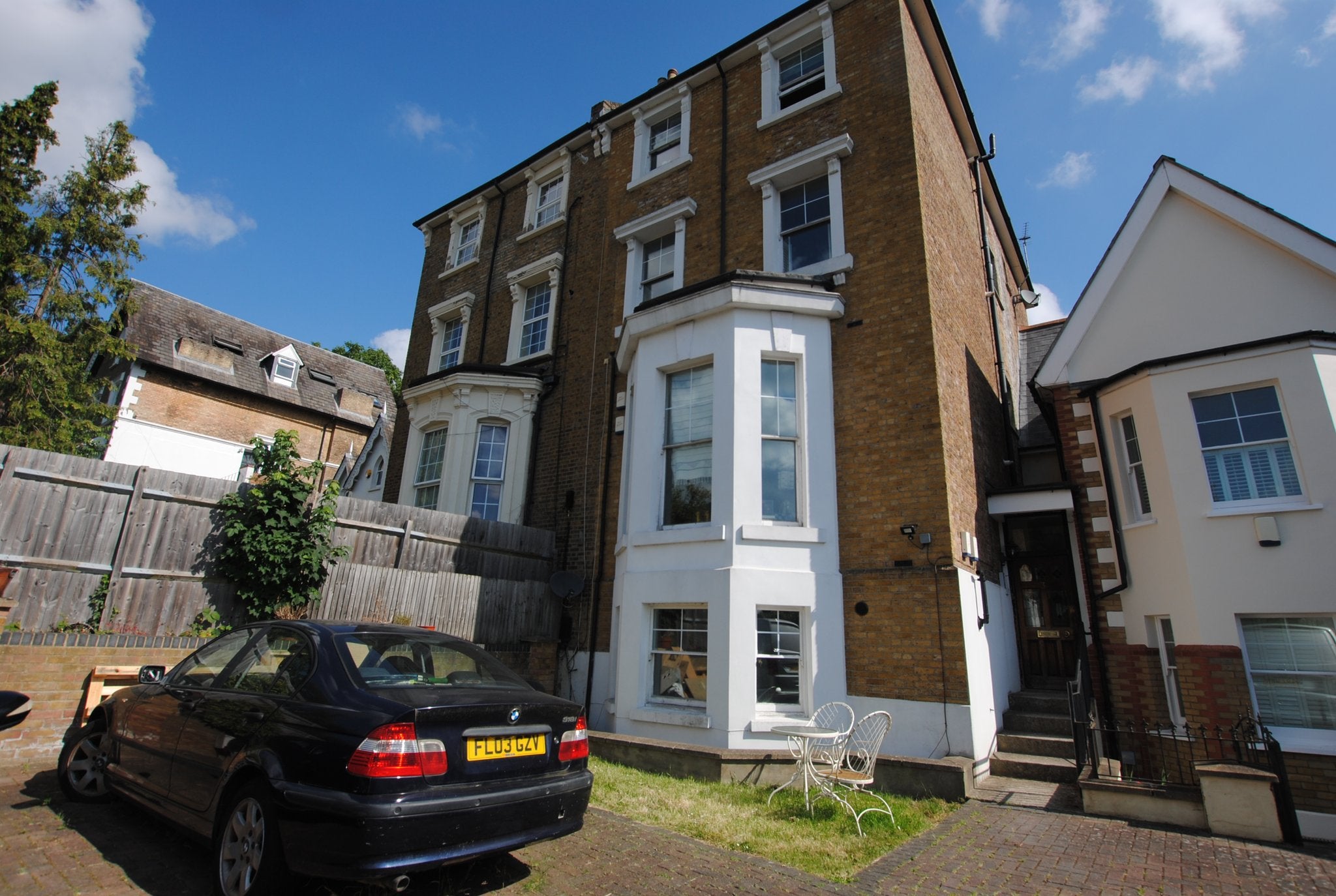 House Manor Mount in London