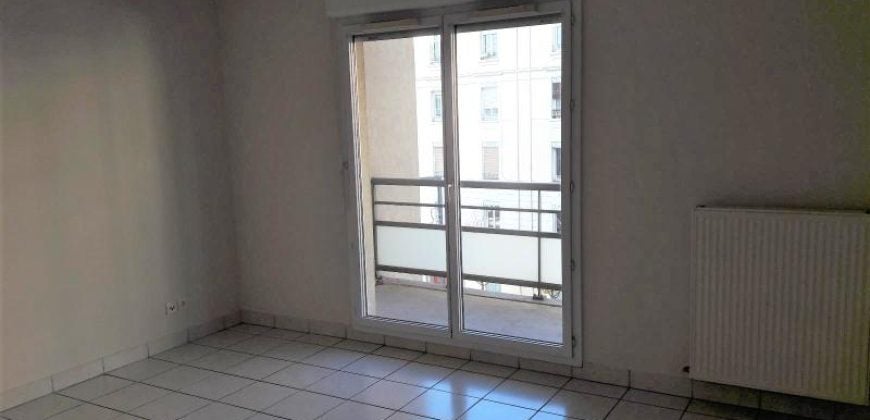 Flat Cours Émile Zola in Villeurbanne