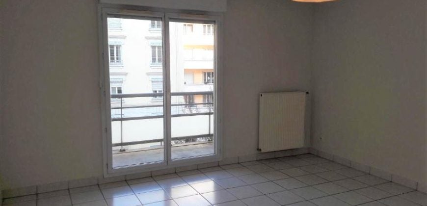 Flat Cours Émile Zola in Villeurbanne