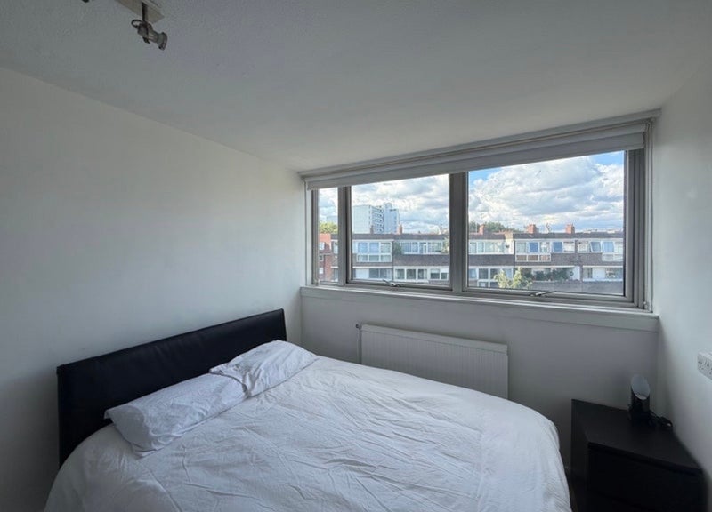 Room Compton Street in Greater London