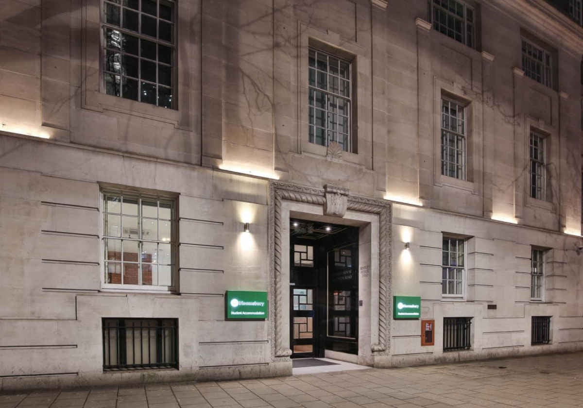 Room Euston Road in Greater London