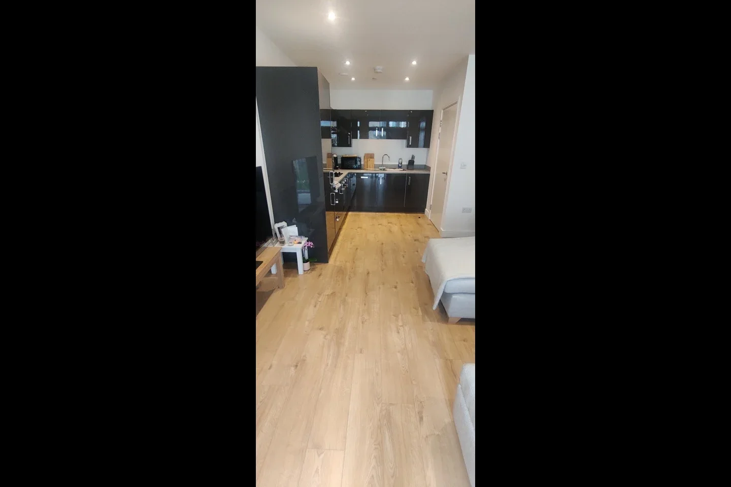 Flat Honour Lea Avenue in Greater London