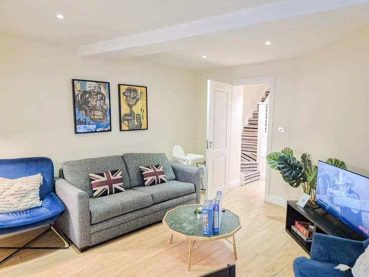 Flat Warwick Square in City of Westminster