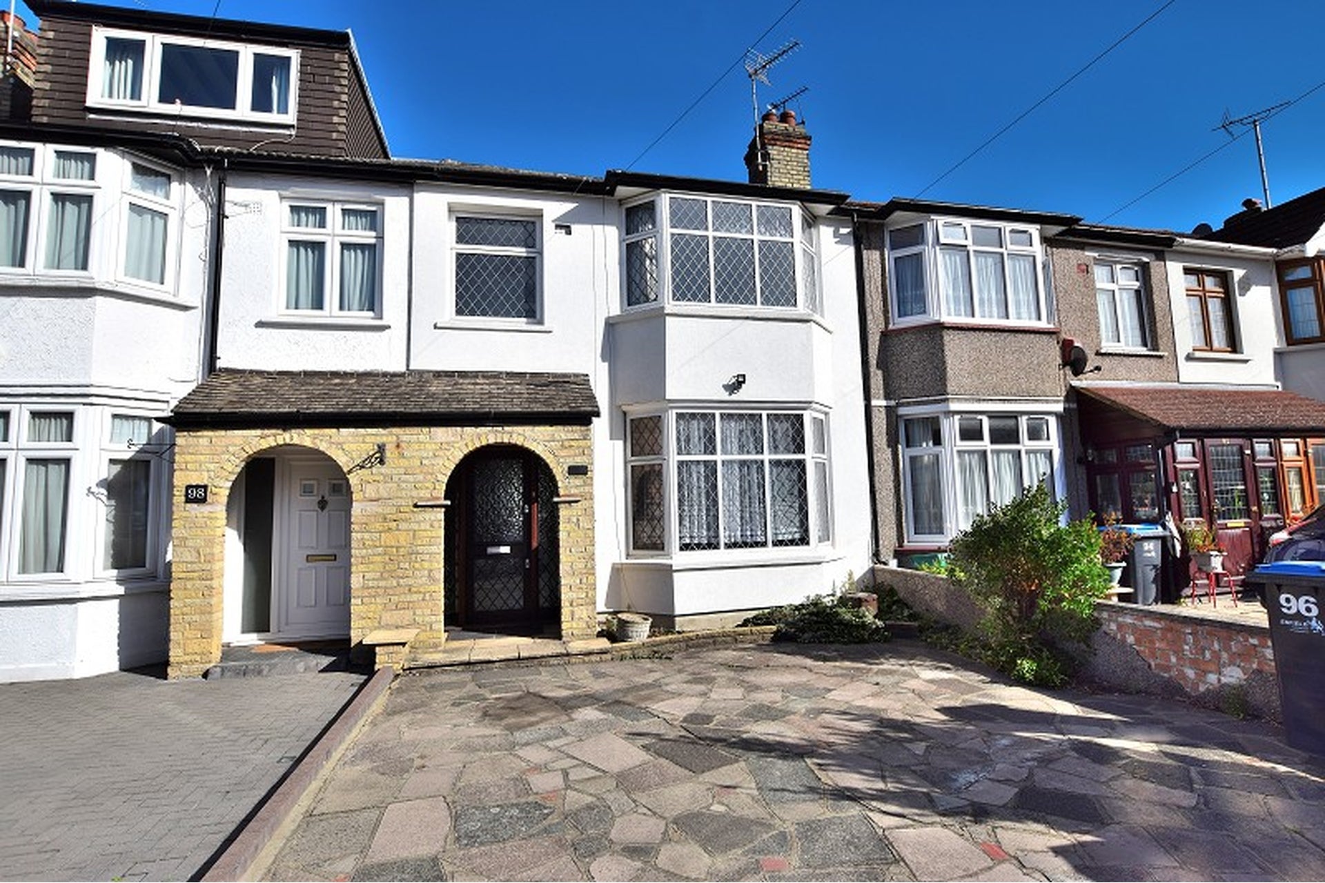 House Dorchester Avenue in Greater London