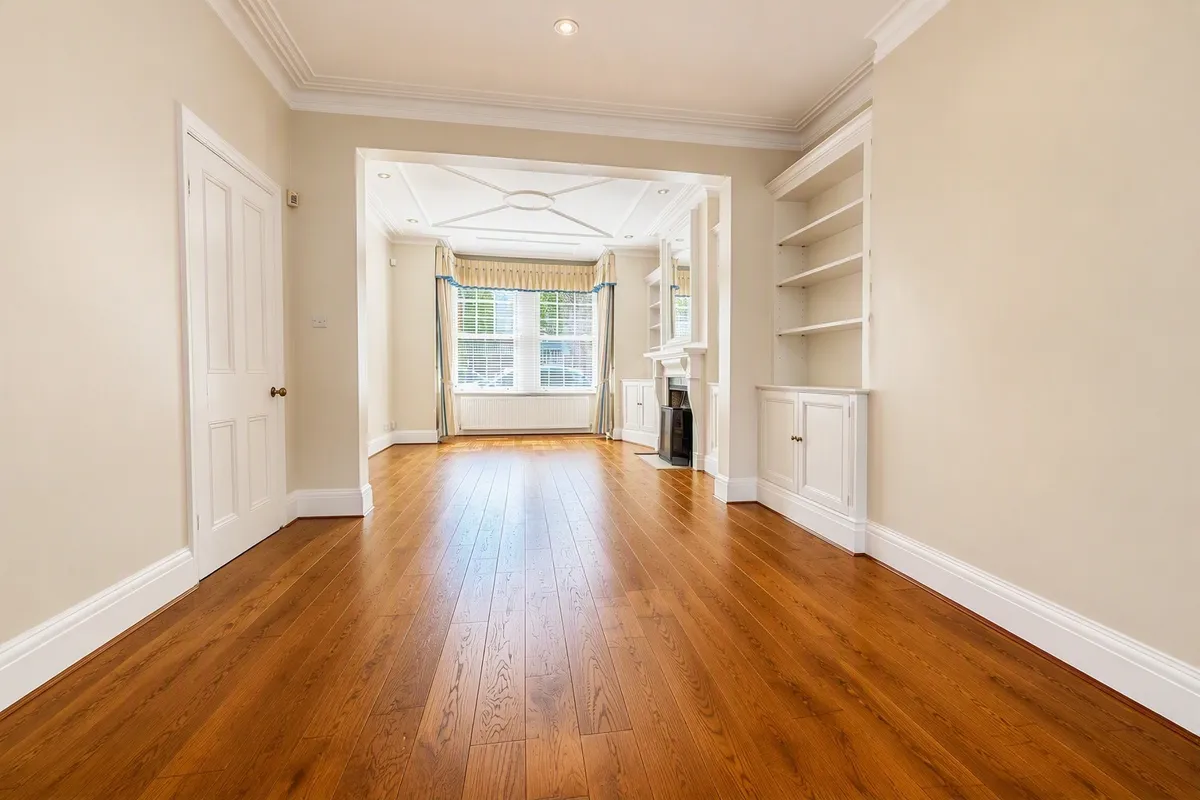 House Hadley Gardens in Greater London