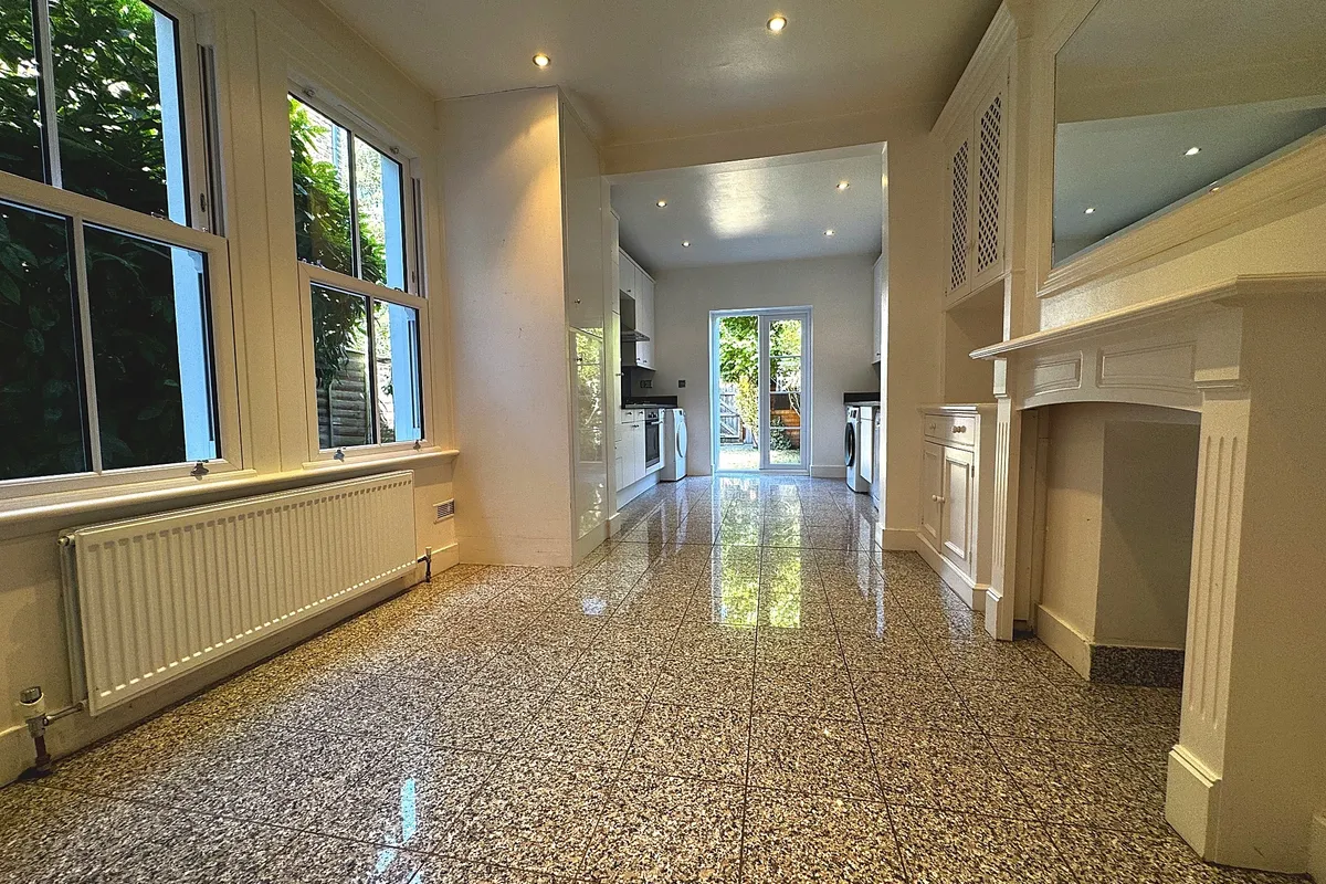 House Hadley Gardens in Greater London