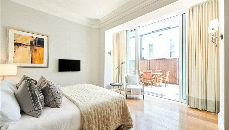 Flat Duke Street in City of Westminster