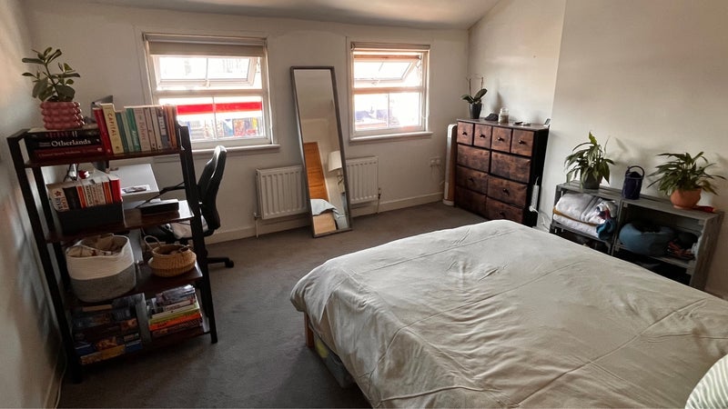 Room Garratt Lane in Greater London