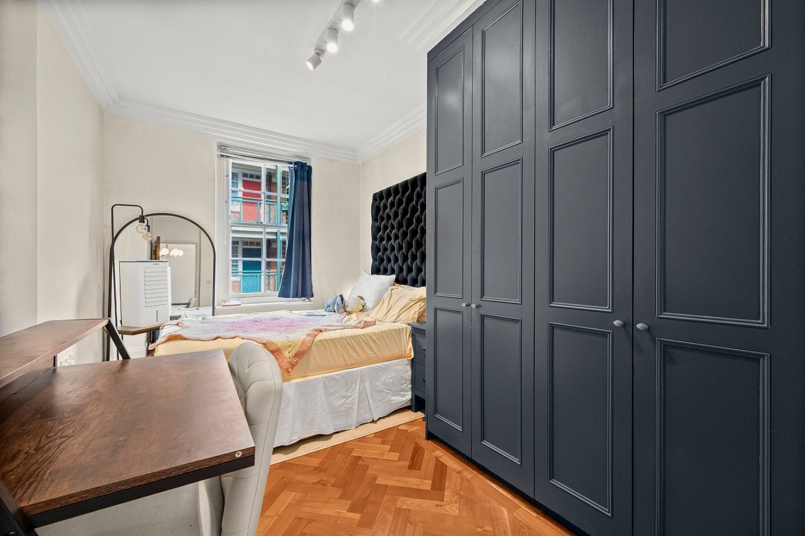 Flat Martlett Court in City of Westminster