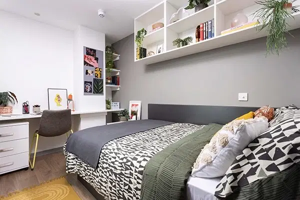 Flat Middlesex Street in Greater London
