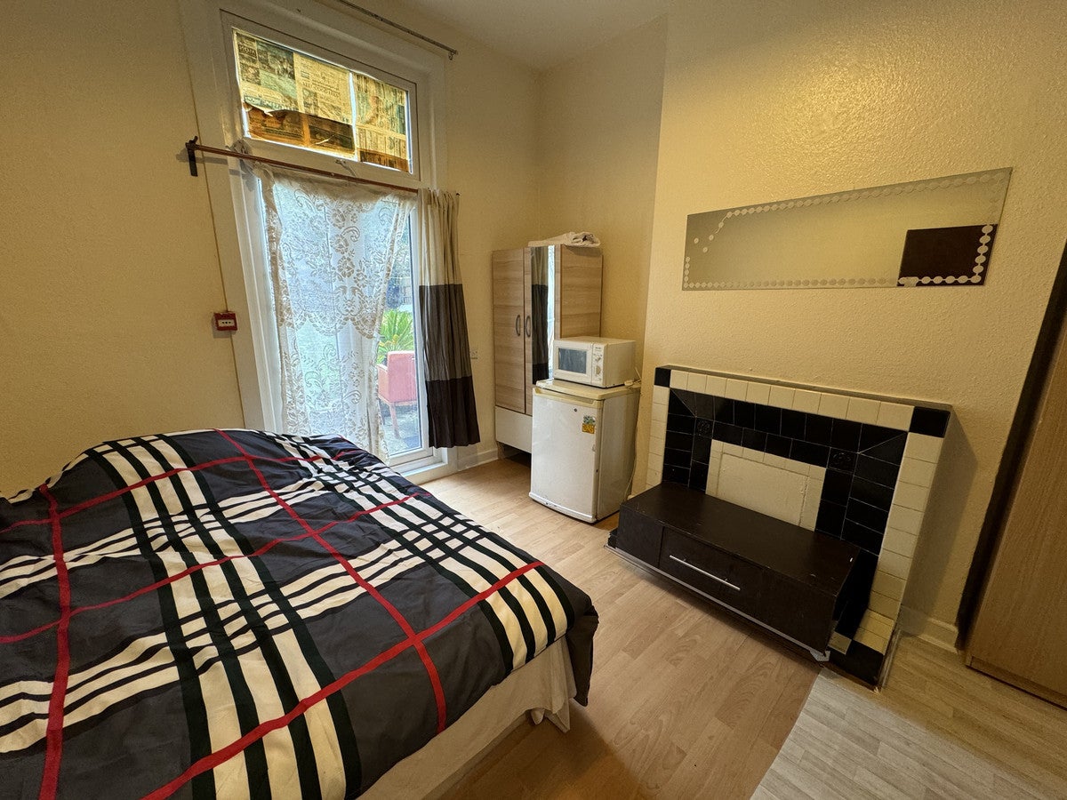 Room Prince Road in Greater London
