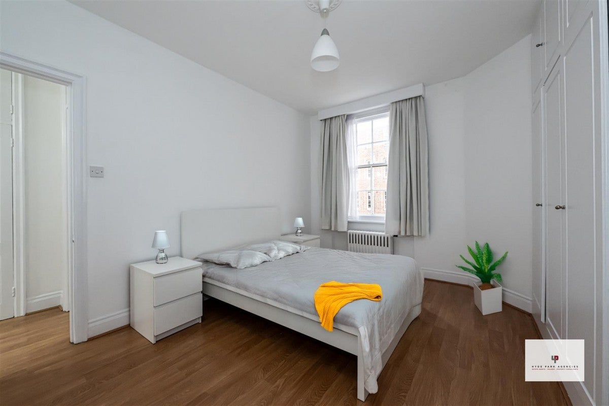 Flat Queensway in City of Westminster