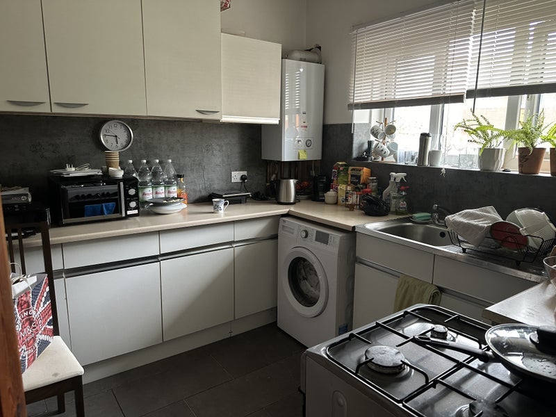 Flat Randall Close in Greater London