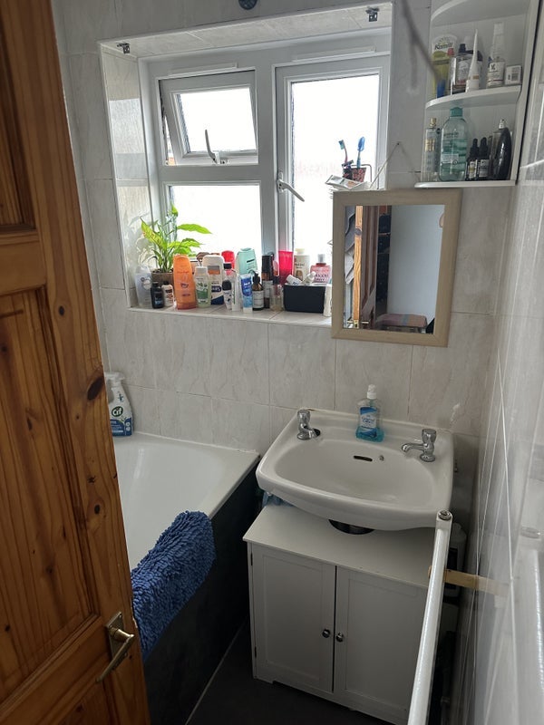 Flat Randall Close in Greater London