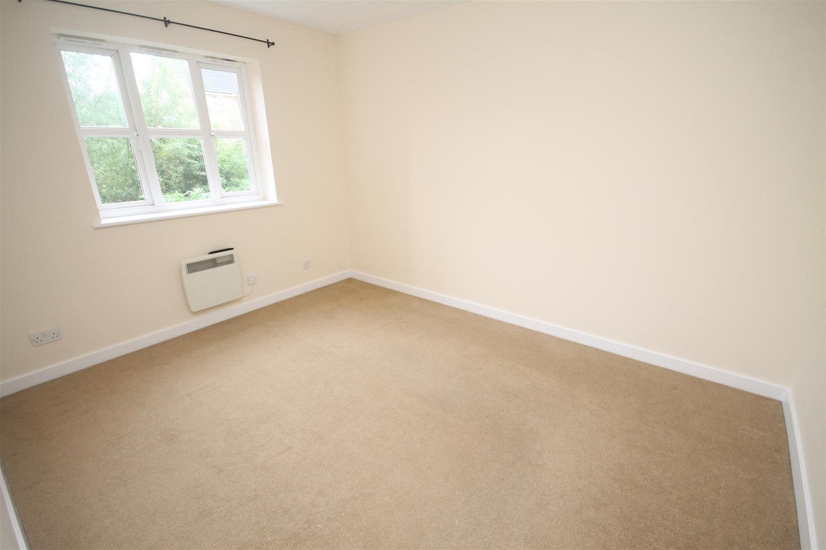Flat Friarscroft Way in Aylesbury