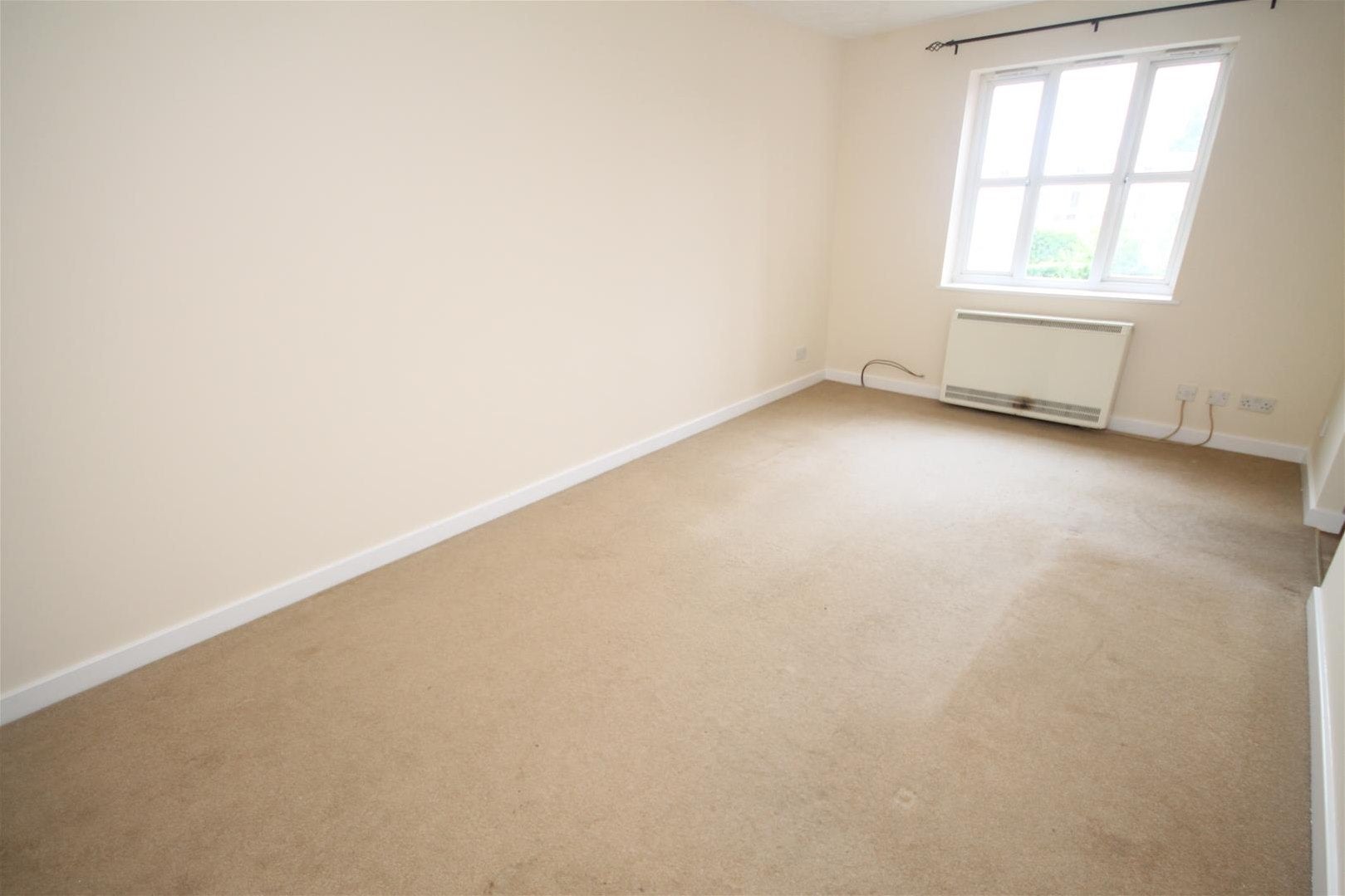 Flat Friarscroft Way in Aylesbury