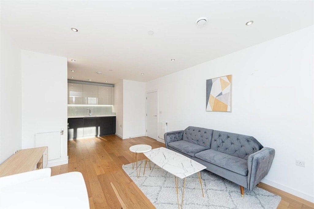 Flat Prospect Row in Greater London