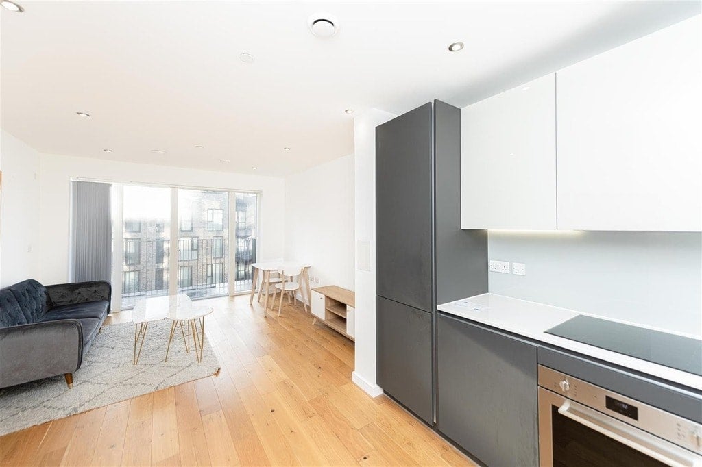 Flat Prospect Row in Greater London