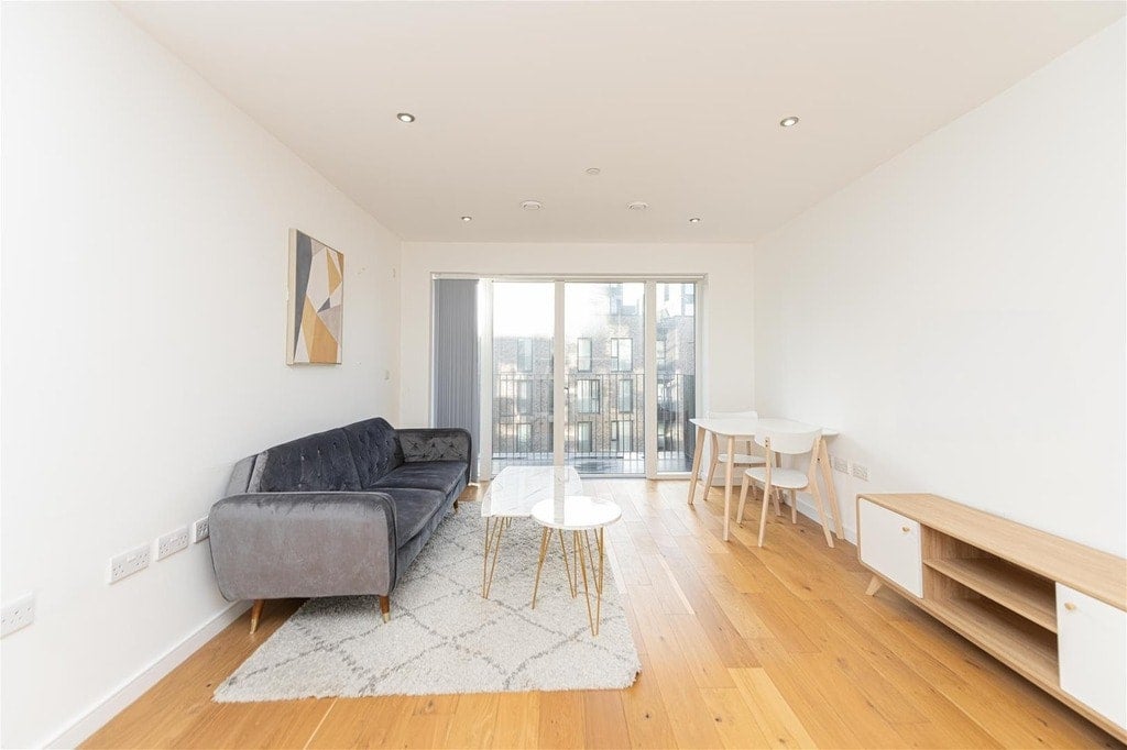 Flat Prospect Row in Greater London