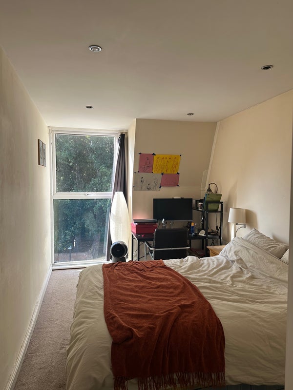 Room Randall Road in Bristol