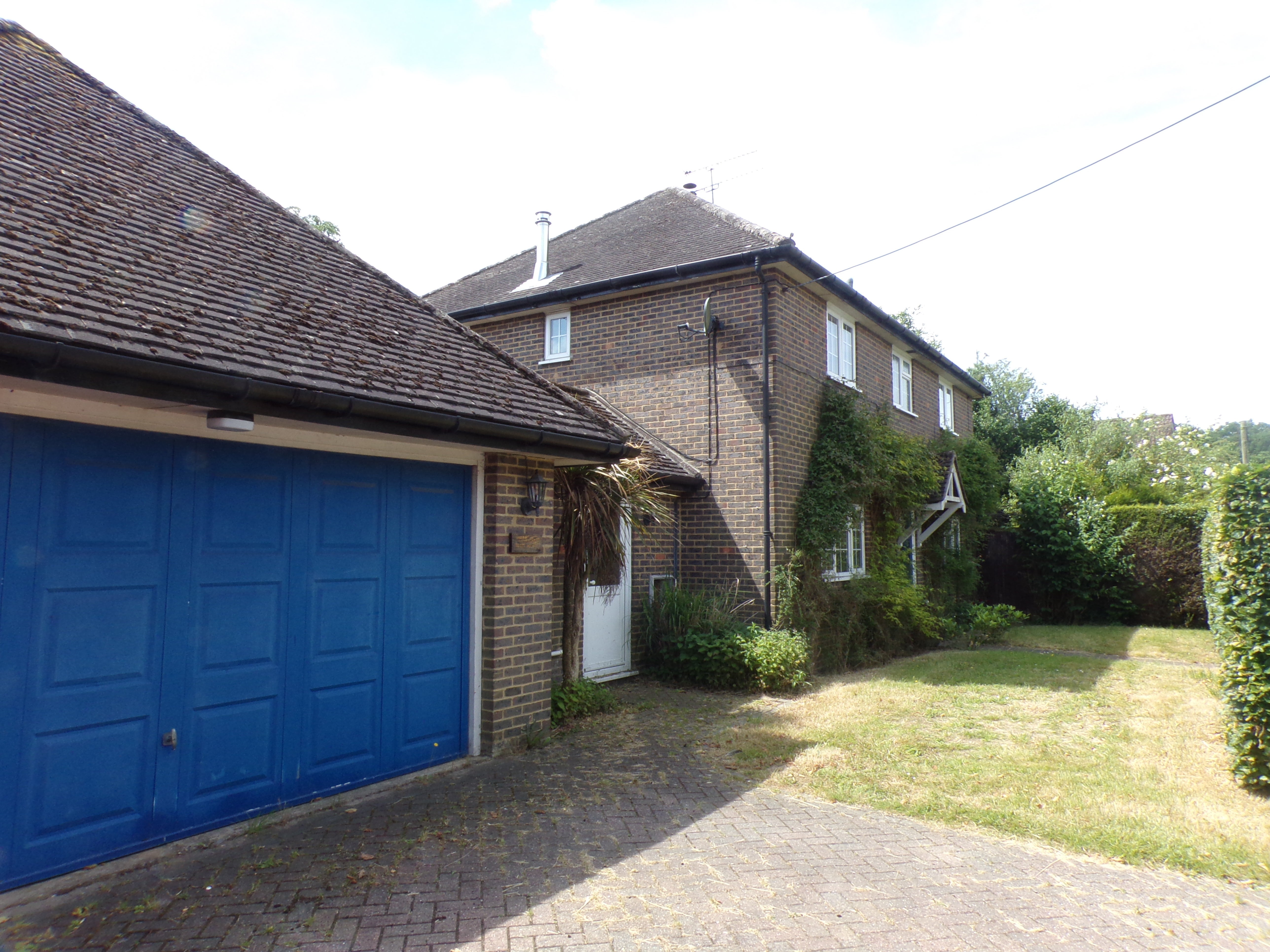 House Sunny Avenue in Mid Sussex