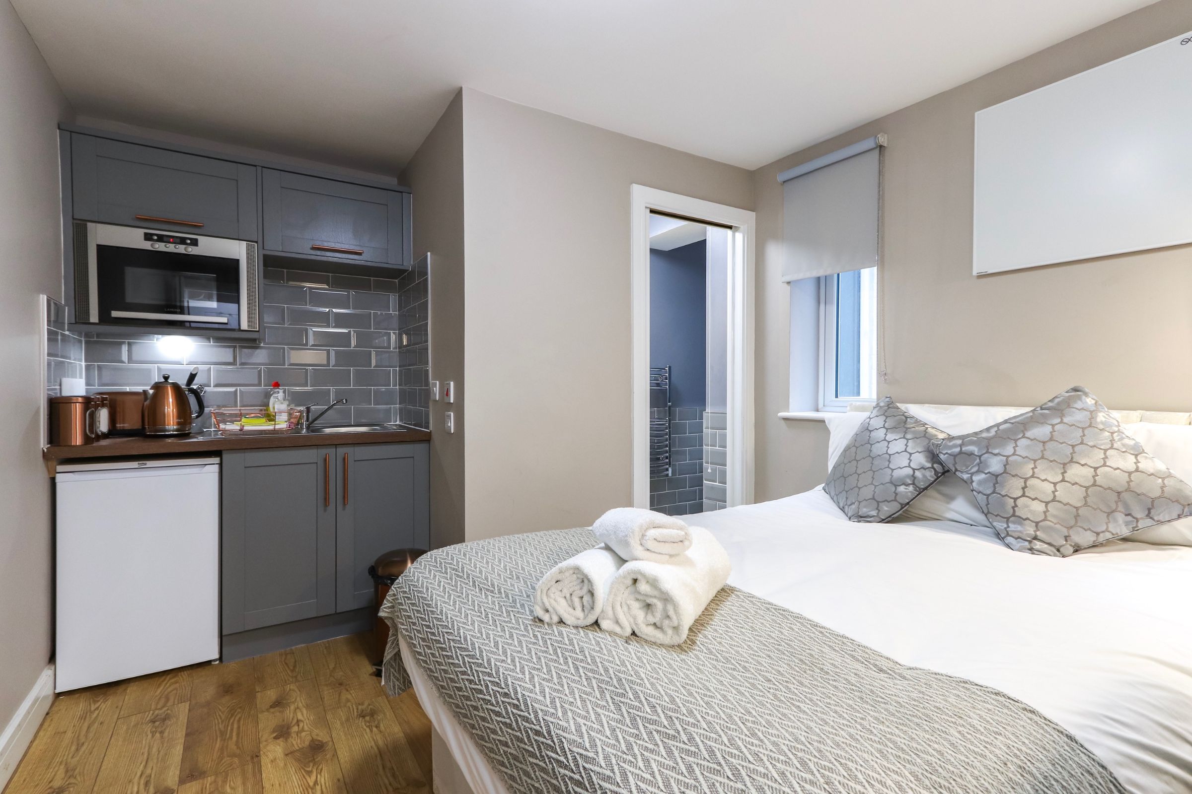 Flat Midland Road in Bristol