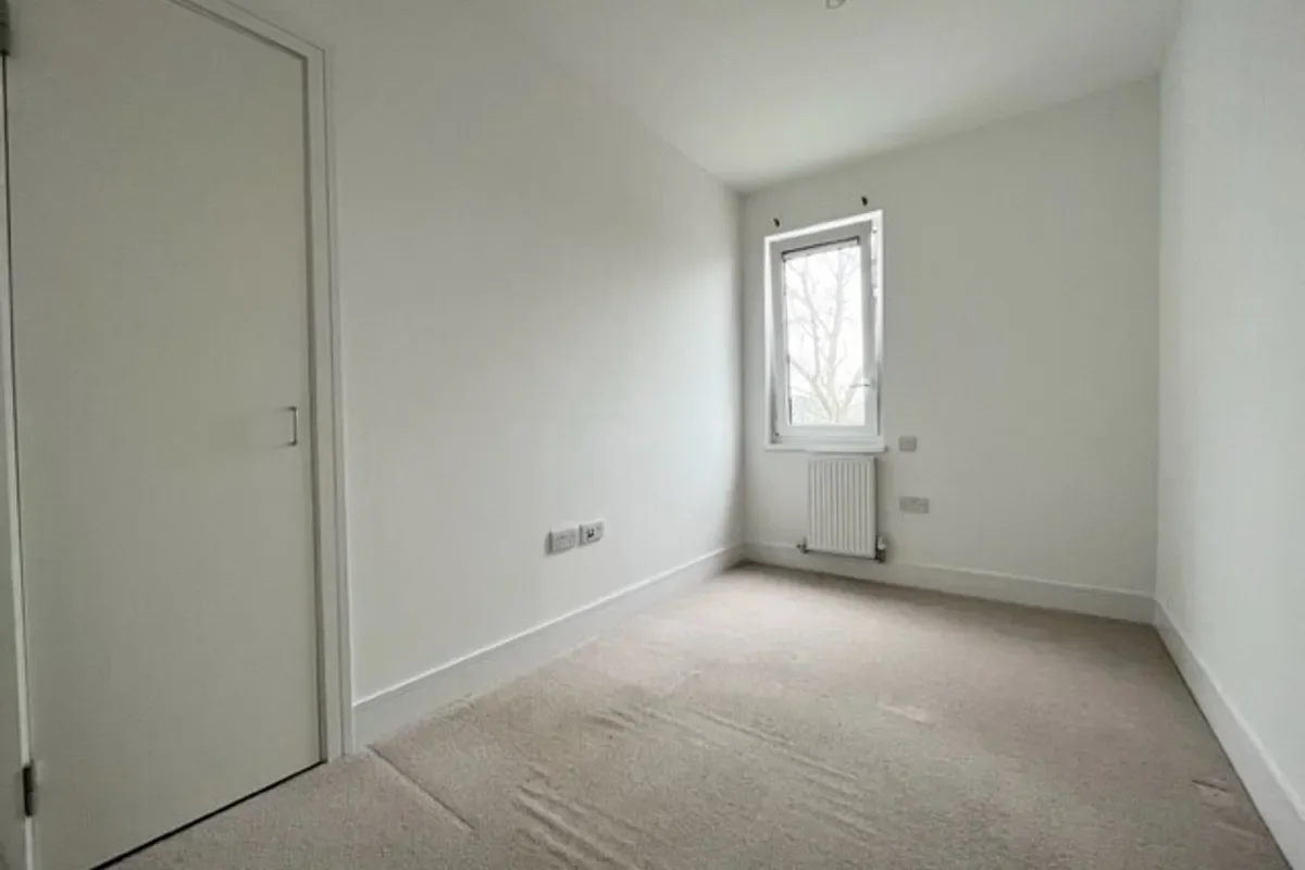 Flat West Green Drive in Crawley