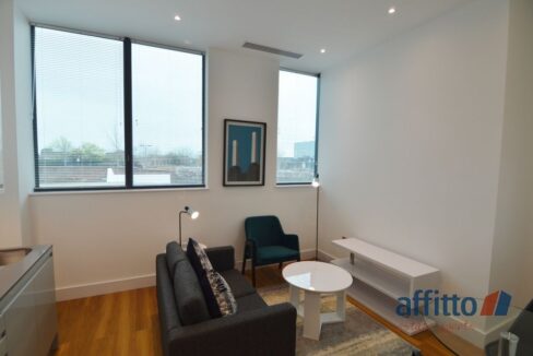 Flat Hayling Close in Slough