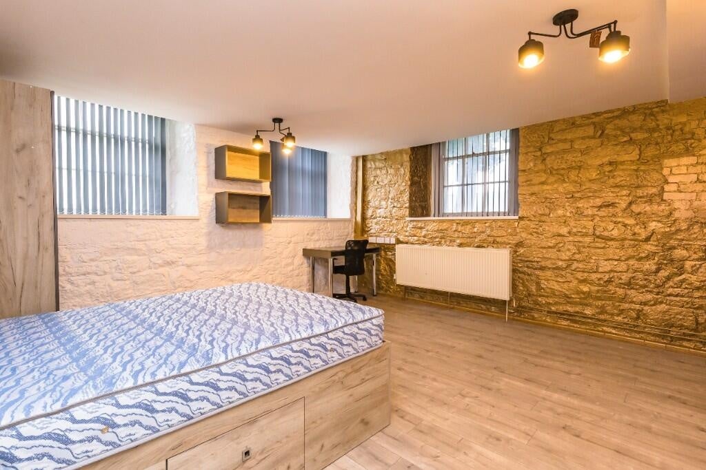 Flat Leazes Terrace in Newcastle upon Tyne