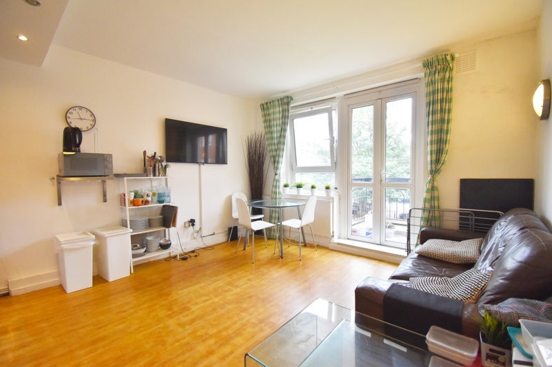 Room Crossford Street in Greater London