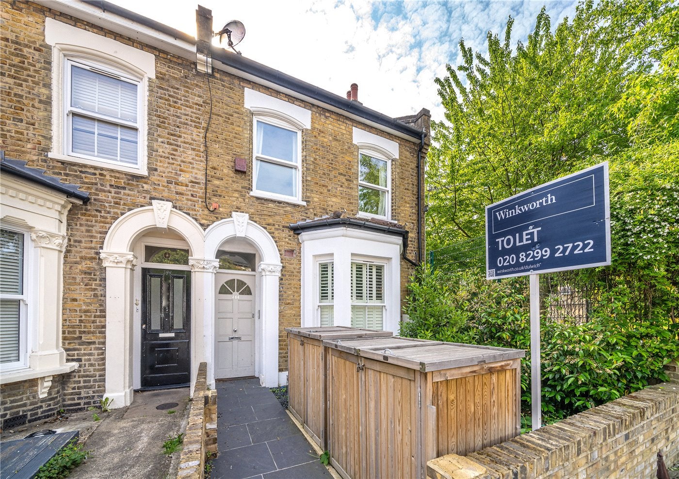 Flat Crystal Palace Road in Greater London