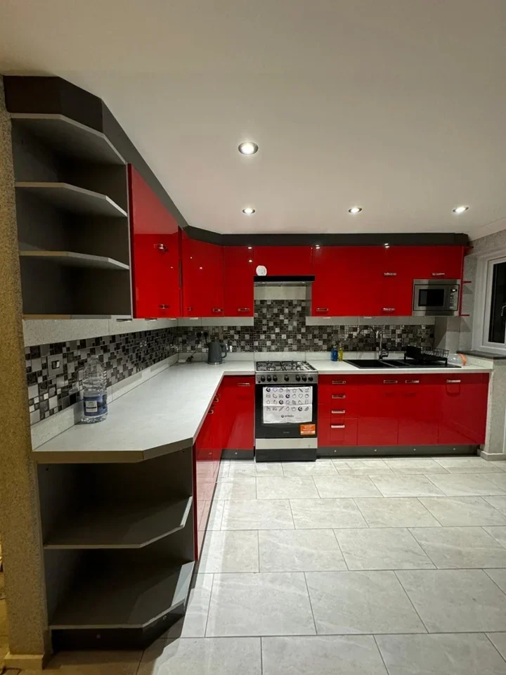 Room Sark Close in Greater London